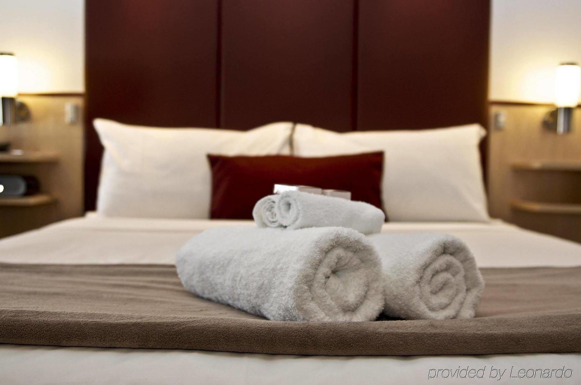 Metro Hotel Perth Habitación foto